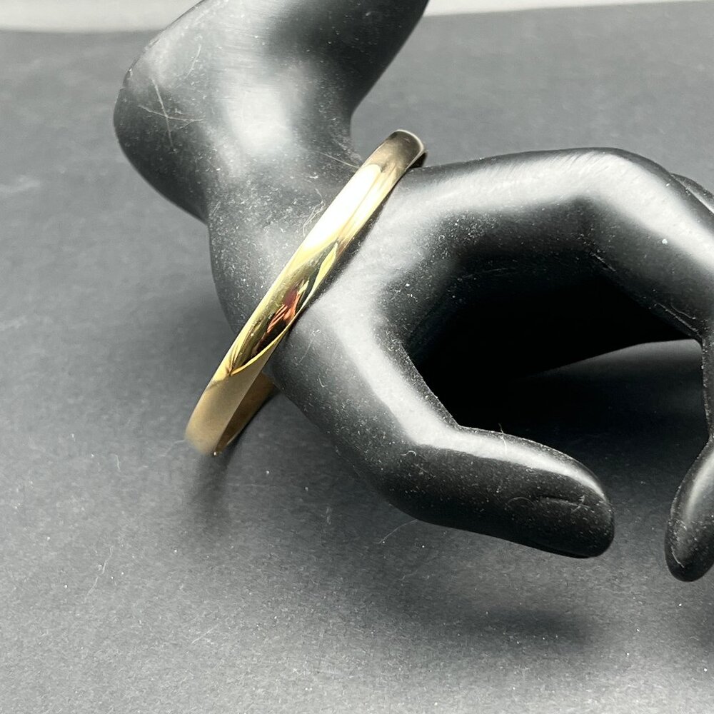 Classic Shiny Gold Tone Bangle Bracelet